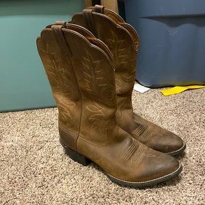 Ariat women boots